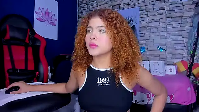 sofiacastillo01 online show from 01.28.25