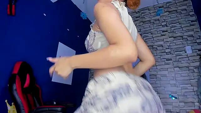 sofiacastillo01 online show from 01.30.25