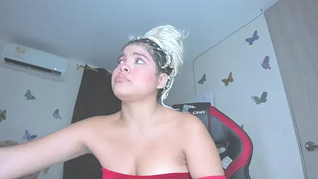 sofiacastillo01 online show from 10.13.25