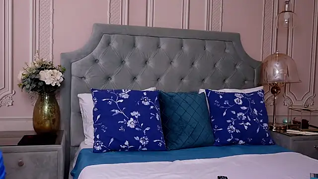 LucyAddison online show from 01.17.25