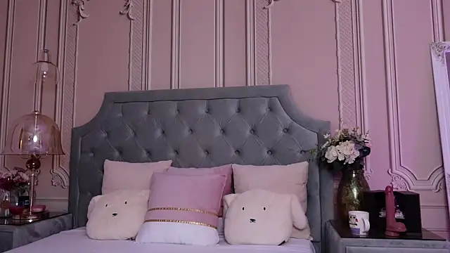 LucyAddison online show from 05.07.26