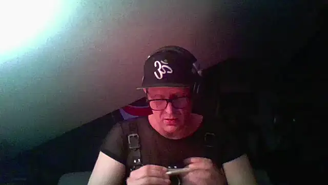 Snapshot of Bigthroaterboy chatting on 12.03.24 Bigthroaterboy online show from 12.03.24