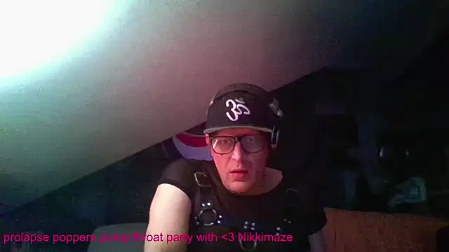 Snapshot of Bigthroaterboy chatting on 12.05.24 Bigthroaterboy online show from 12.05.24