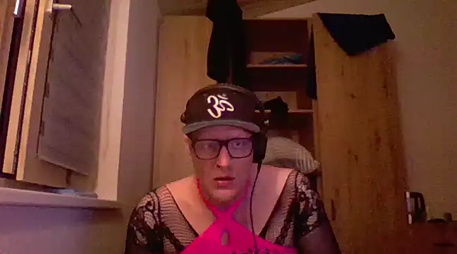 Snapshot of Bigthroaterboy chatting on 02.26.25 Bigthroaterboy online show from 02.26.25