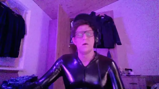 Bigthroaterboy online show from 11.02.25