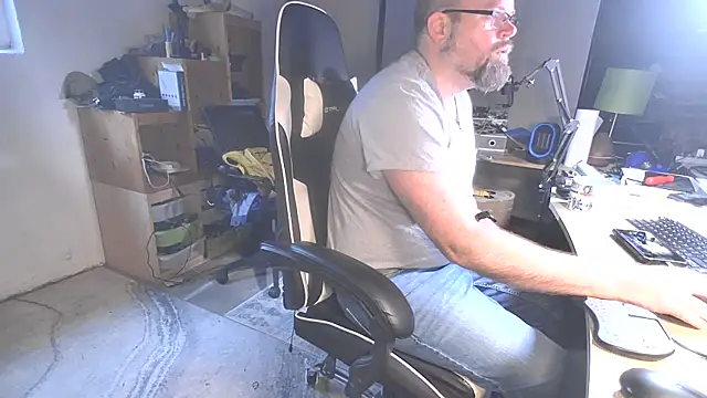 MagnusCockus online show from 04.30.26