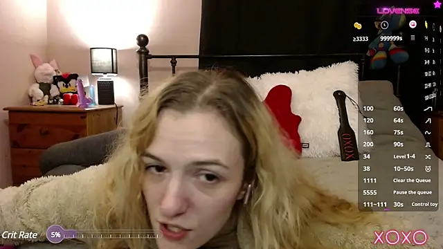Snapshot of EllieeRose chatting on 12.13.24 EllieeRose online show from 12.13.24
