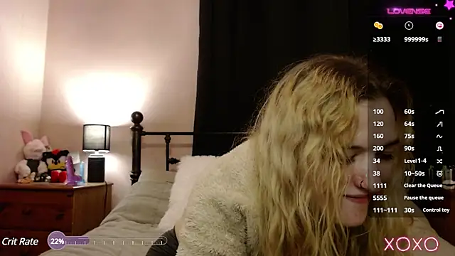 Snapshot of EllieeRose chatting on 12.13.24 EllieeRose online show from 12.13.24