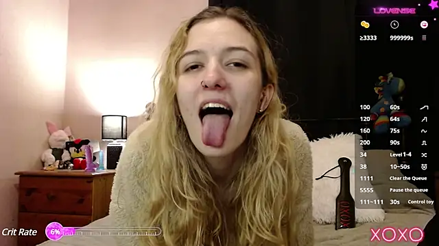 Snapshot of EllieeRose chatting on 12.16.24 EllieeRose online show from 12.16.24