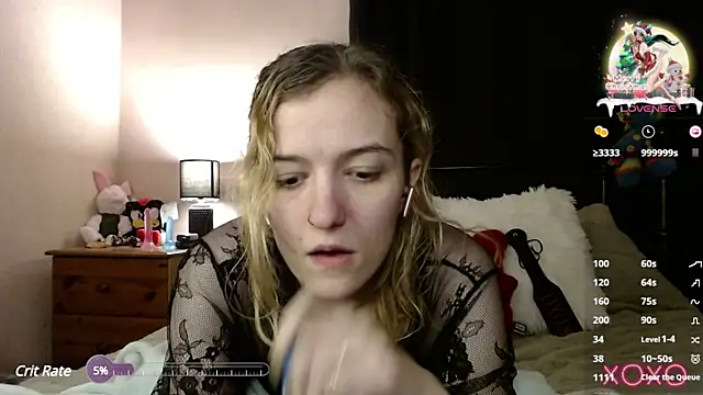 Snapshot of EllieeRose chatting on 12.29.24 EllieeRose online show from 12.29.24