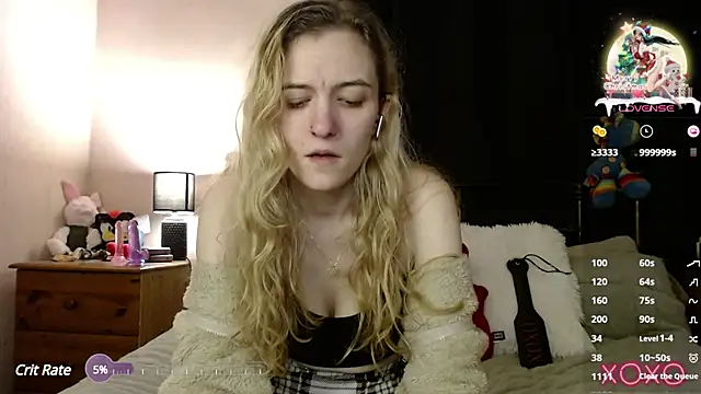 Snapshot of EllieeRose chatting on 12.31.24 EllieeRose online show from 12.31.24