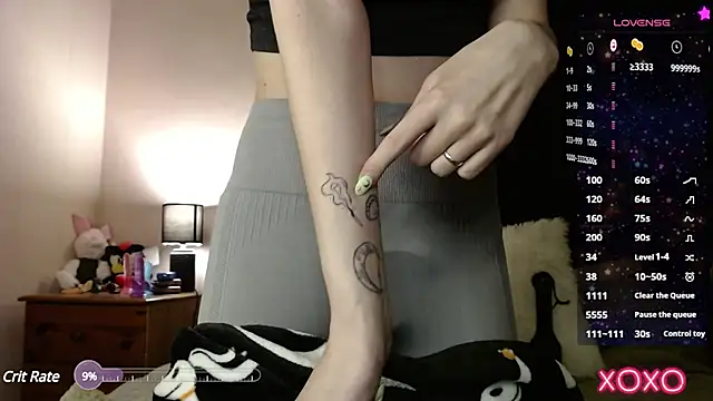 Snapshot of EllieeRose chatting on 01.15.25 EllieeRose online show from 01.15.25