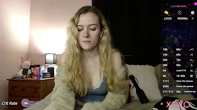 Snapshot of EllieeRose chatting on 01.19.25 EllieeRose online show from 01.19.25