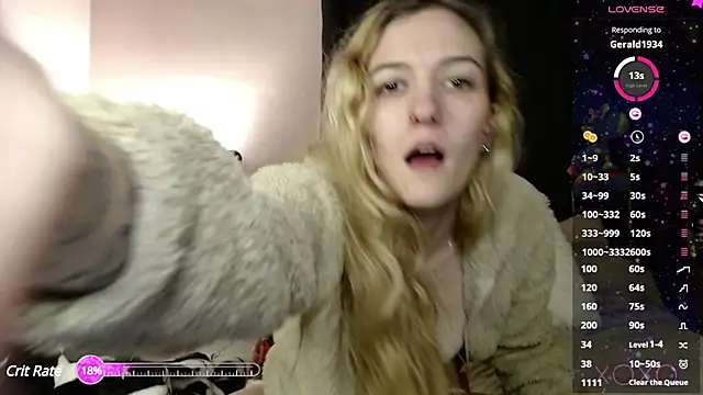 Snapshot of EllieeRose chatting on 01.22.25 EllieeRose online show from 01.22.25