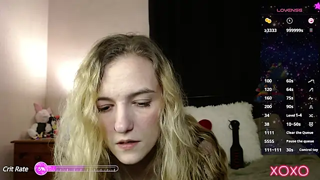 Snapshot of EllieeRose chatting on 02.02.25 EllieeRose online show from 02.02.25