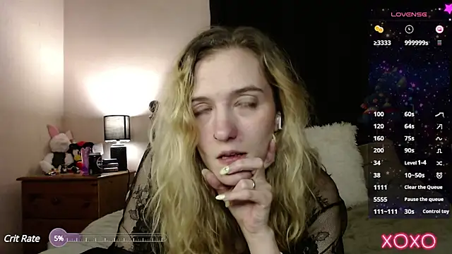 Snapshot of EllieeRose chatting on 02.02.25 EllieeRose online show from 02.02.25