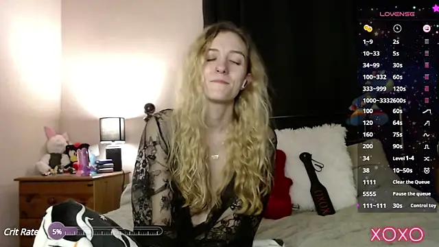 Snapshot of EllieeRose chatting on 02.02.25 EllieeRose online show from 02.02.25