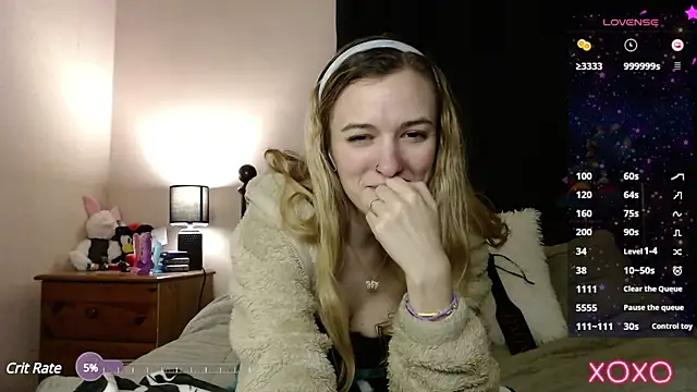 Snapshot of EllieeRose chatting on 02.19.25 EllieeRose online show from 02.19.25