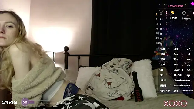 Snapshot of EllieeRose chatting on 02.24.25 EllieeRose online show from 02.24.25