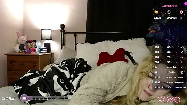 Snapshot of EllieeRose chatting on 03.01.25 EllieeRose online show from 03.01.25