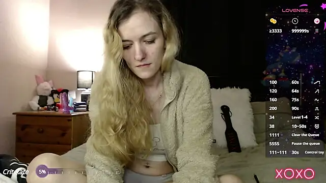Snapshot of EllieeRose chatting on 03.03.25 EllieeRose online show from 03.03.25