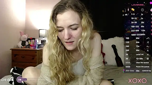 Snapshot of EllieeRose chatting on 03.08.25 EllieeRose online show from 03.08.25
