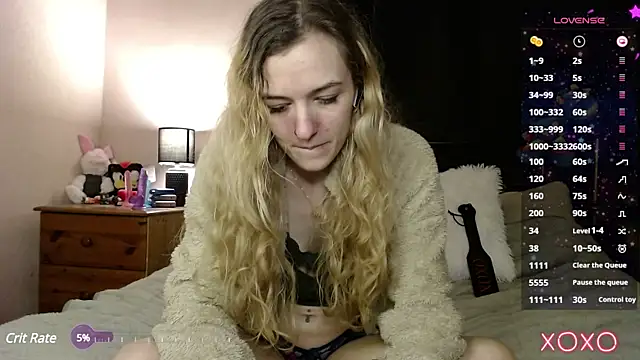 Snapshot of EllieeRose chatting on 03.10.25 EllieeRose online show from 03.10.25