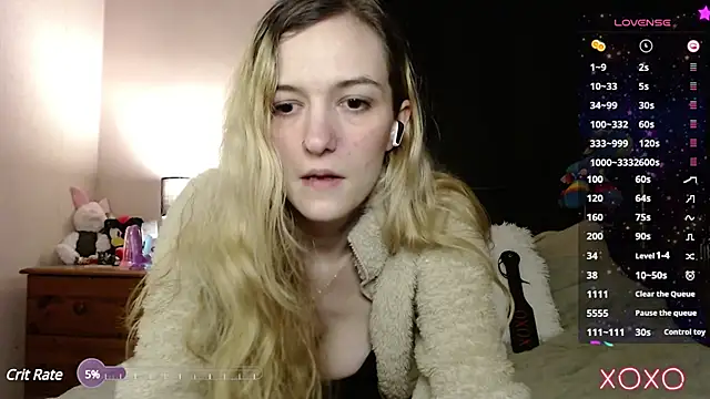 Snapshot of EllieeRose chatting on 03.16.25 EllieeRose online show from 03.16.25