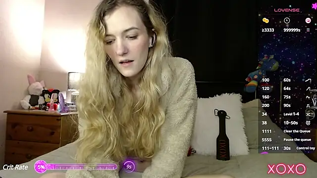 Snapshot of EllieeRose chatting on 03.19.25 EllieeRose online show from 03.19.25