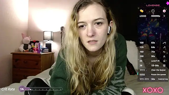 Snapshot of EllieeRose chatting on 03.21.25 EllieeRose online show from 03.21.25
