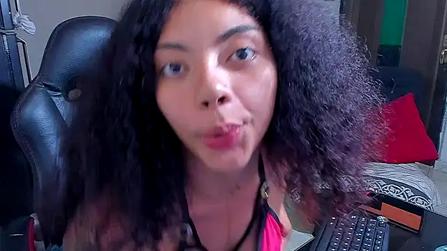 Snapshot of kerlysmith_24 chatting on 05.31.26 kerlysmith 24 online show from 05.31.26
