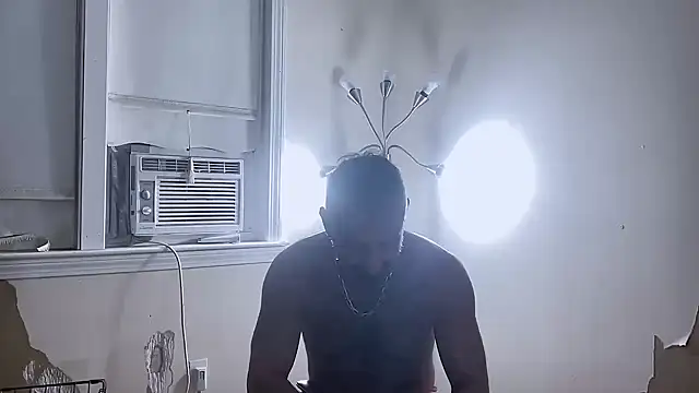 Snapshot of DaddySnowXX chatting on 09.22.25 DaddySnowXX online show from 09.22.25