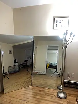 Snapshot of DaddySnowXX chatting on 09.27.25 DaddySnowXX online show from 09.27.25