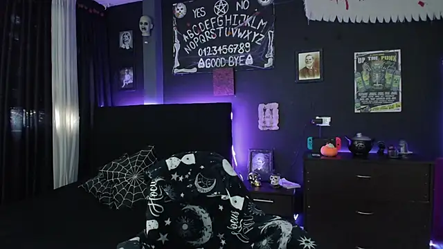 Snapshot of Goddess_Mortem chatting on 01.28.25 Goddess Mortem online show from 01.28.25