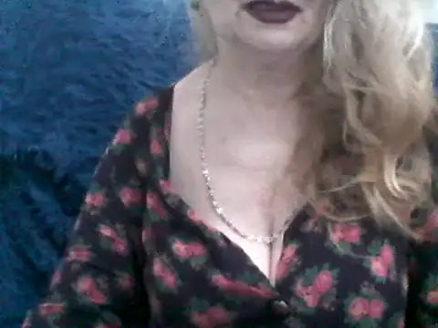 CarlyTreat online show from 12.12.24