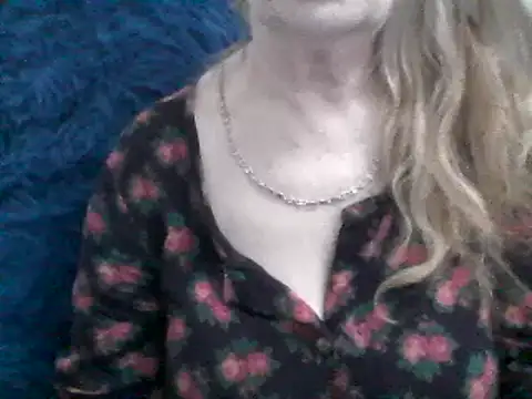 CarlyTreat online show from 12.18.24