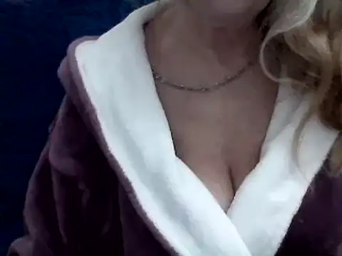 CarlyTreat online show from 01.03.25