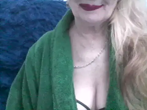 CarlyTreat online show from 02.22.25