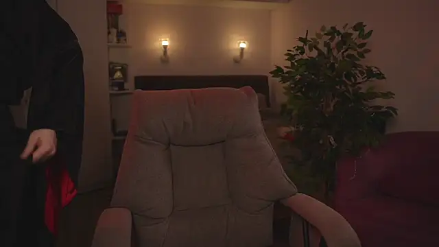 Snapshot of Naughty_mooncake chatting on 11.01.25 Naughty mooncake online show from 11.01.25