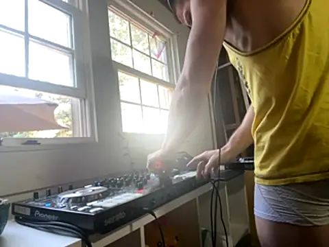 trash4cash online show from 10.22.25