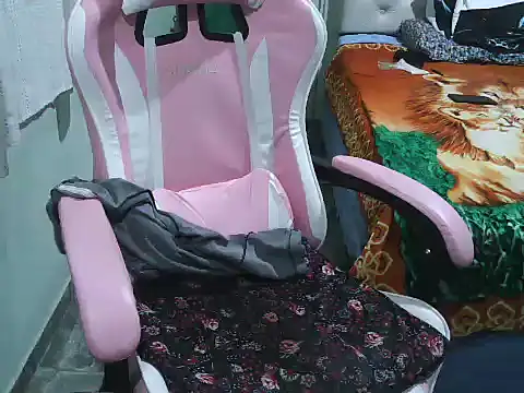 Snapshot of TuVergon2026 chatting on 03.04.26 TuVergon2026 online show from 03.04.26