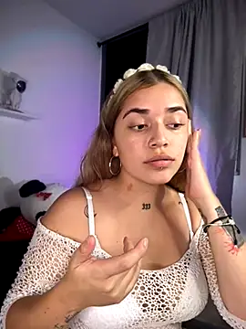 Snapshot of JoselinFlower_ chatting on 11.11.25 JoselinFlower online show from 11.11.25