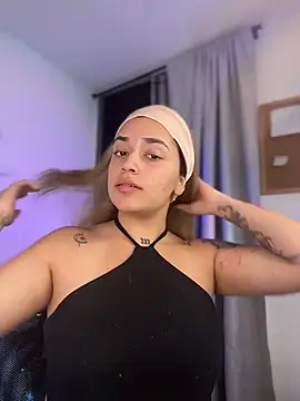 Snapshot of JoselinFlower_ chatting on 12.20.25 JoselinFlower online show from 12.20.25