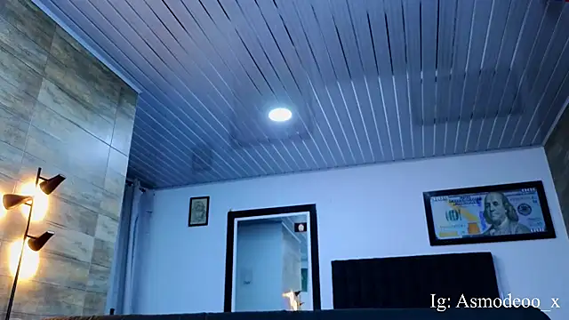 Snapshot of AsmodeoCox chatting on 09.30.25 AsmodeoCox online show from 09.30.25