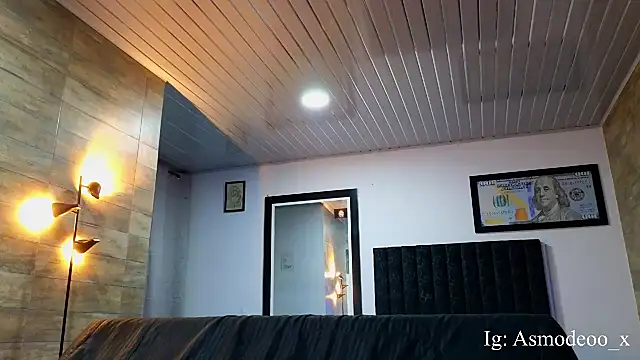 Snapshot of AsmodeoCox chatting on 10.14.25 AsmodeoCox online show from 10.14.25