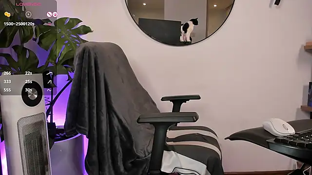 Snapshot of ariana_fitl_ chatting on 01.30.25 ariana fitl online show from 01.30.25