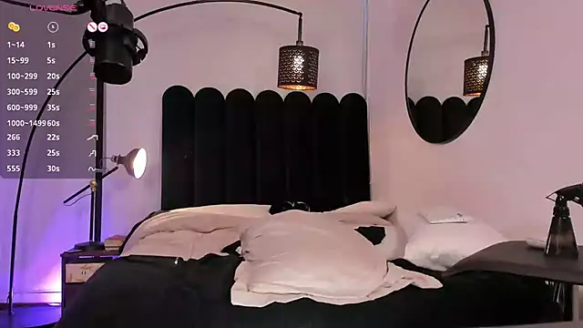 Snapshot of ariana_fitl_ chatting on 03.08.25 ariana fitl online show from 03.08.25