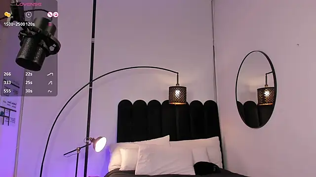 Snapshot of ariana_fitl_ chatting on 03.17.25 ariana fitl online show from 03.17.25