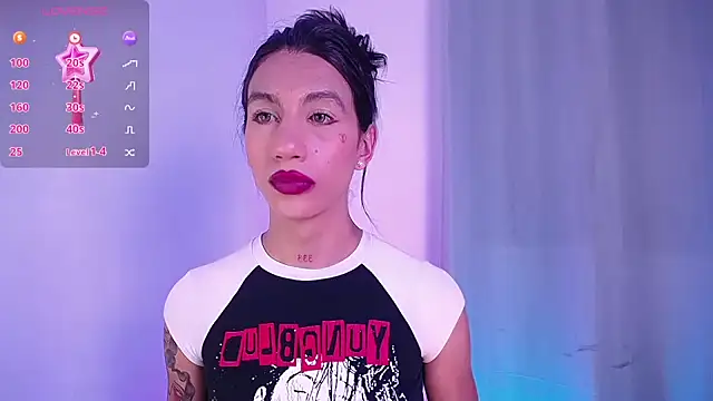 sofiaa grey  online show from 12.09.24