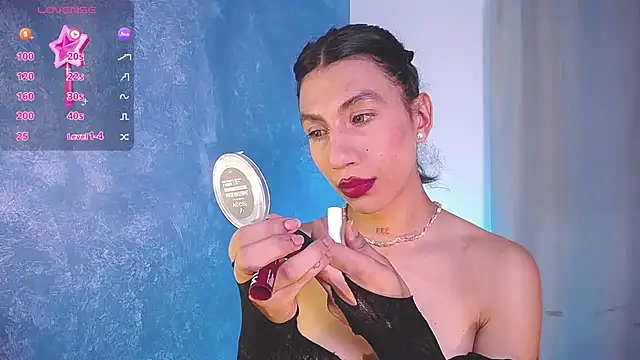 sofiaa grey  online show from 12.23.24